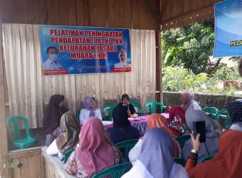 Tingkatkan Pengalaman PKK, Lurah Pasar 1 Adakan Pelatihan Pendapatan UP2K PKK ME